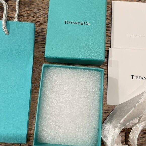 Tiffany’s & Co Box, Bag, Ribbon, Receipt Holder - Picture 2 of 4